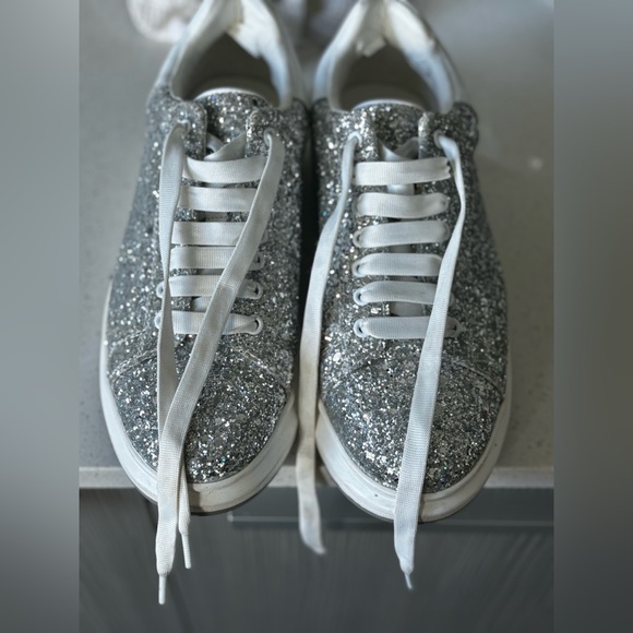 Blondo Glitter WATERPROOF Shoes - Picture 5 of 11